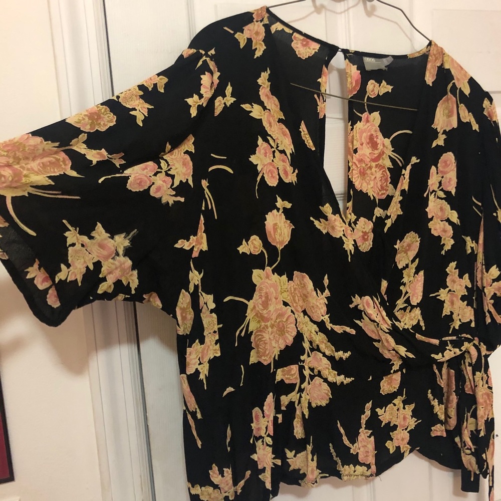 Cropped wrap top
